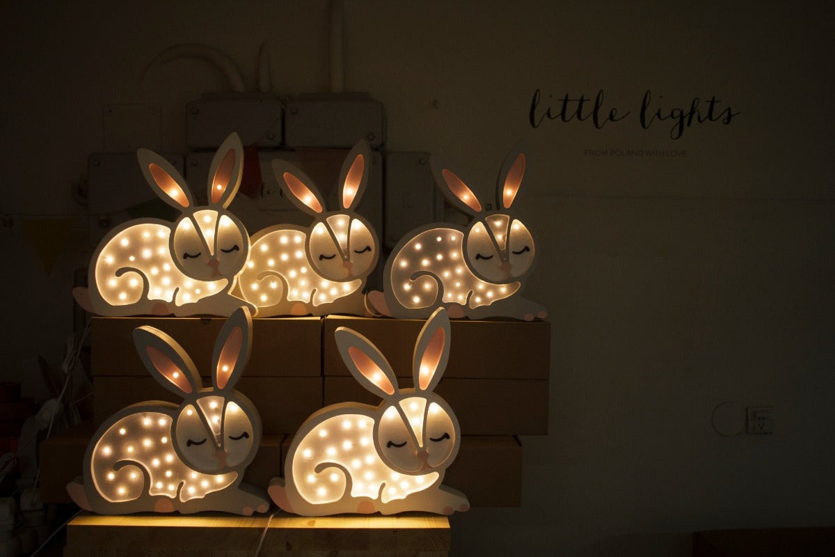 Lampi í barnaherbergi, hvít kanína frá Little Lights
